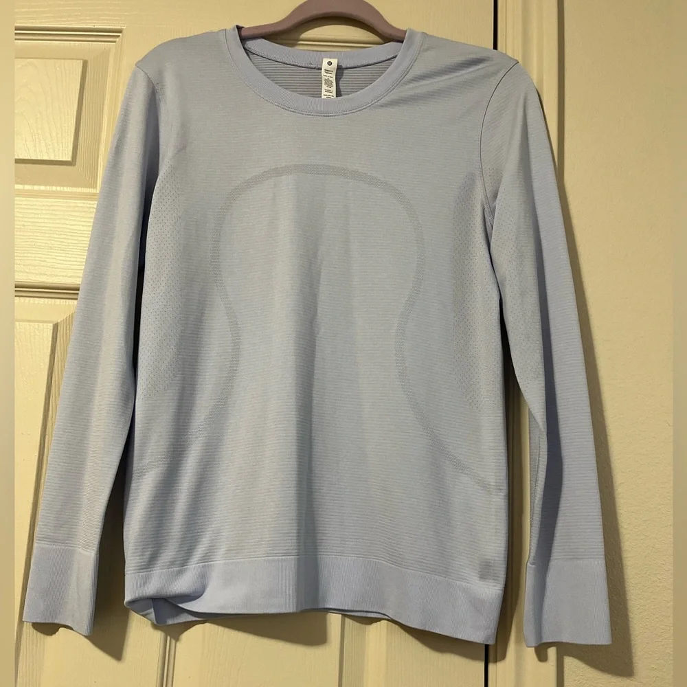 Lululemon Swiftly Tech Relaxed Light Blue Long Sleeve Top Women’s Size 6